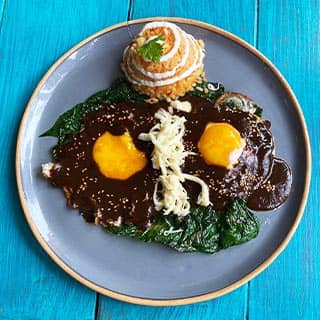 huevos en hoja santa